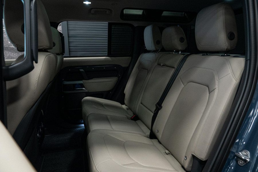 Land Rover Defender 110 2.0 P400e 110 SE *Meridian / Luchtvering / Panorama / Surround-view / Memory *