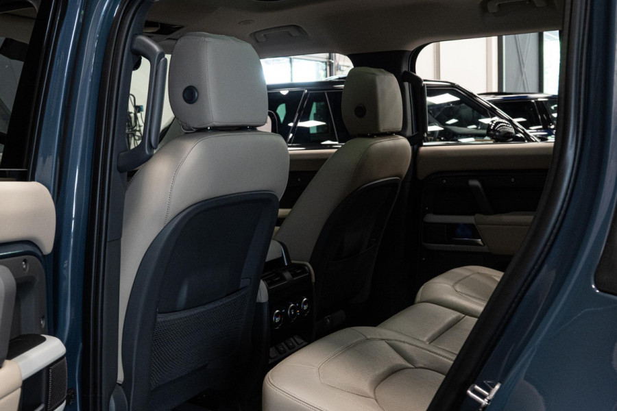 Land Rover Defender 110 2.0 P400e 110 SE *Meridian / Luchtvering / Panorama / Surround-view / Memory *