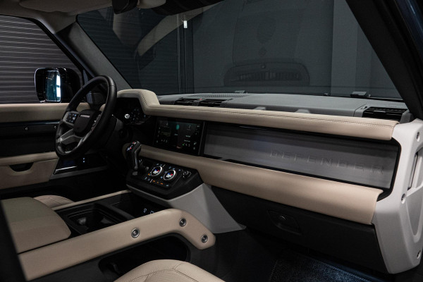 Land Rover Defender 110 2.0 P400e 110 SE *Meridian / Luchtvering / Panorama / Surround-view / Memory *