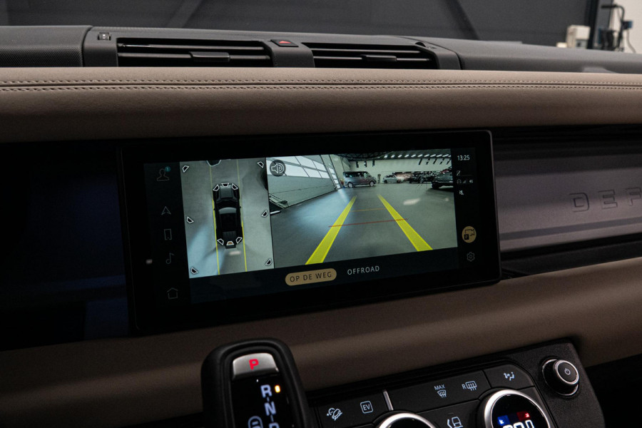 Land Rover Defender 110 2.0 P400e 110 SE *Meridian / Luchtvering / Panorama / Surround-view / Memory *
