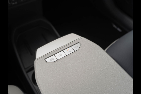 Kia EV3 GT-Line 81.4 kWh | OP VOORRAAD SNEL RIJDEN | Schuif kantel dak | Navigatie | Stoel en stuur verwarming |