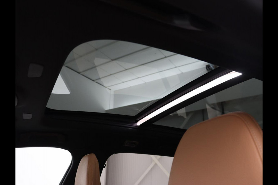Volvo V60 2.0 T8 Recharge AWD Inscription | Panoramadak | Head-Up | Leder | Harman/Kardon | Trekhaak | Stoelverwarming | 360 Camera | Adaptive cruise | Carplay | Navigatie