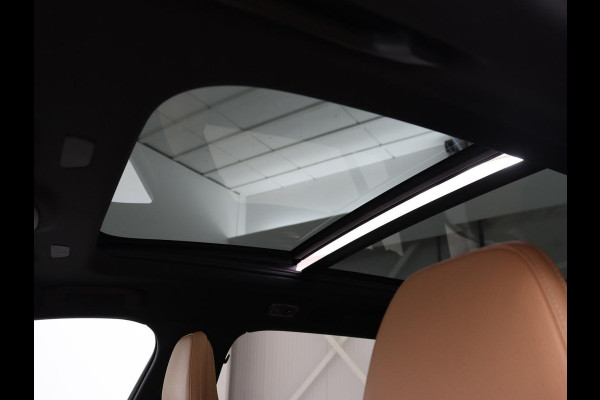 Volvo V60 2.0 T8 Recharge AWD Inscription | Panoramadak | Head-Up | Leder | Harman/Kardon | Trekhaak | Stoelverwarming | 360 Camera | Adaptive cruise | Carplay | Navigatie