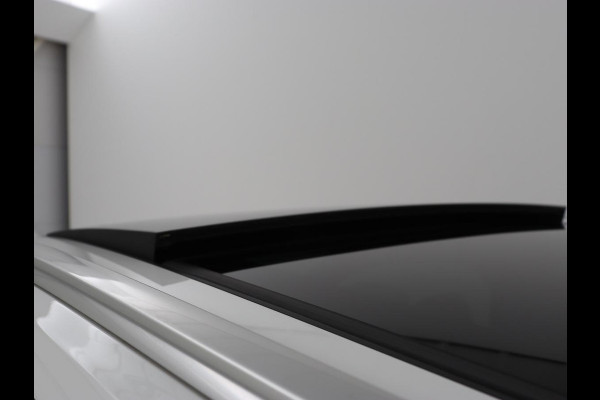 Volvo V60 2.0 T8 Recharge AWD Inscription | Panoramadak | Head-Up | Leder | Harman/Kardon | Trekhaak | Stoelverwarming | 360 Camera | Adaptive cruise | Carplay | Navigatie