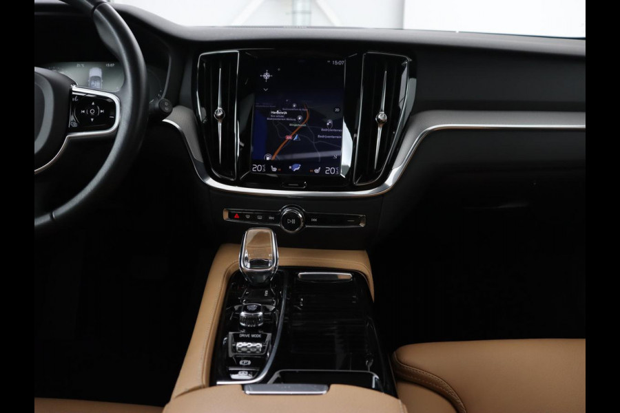 Volvo V60 2.0 T8 Recharge AWD Inscription | Panoramadak | Head-Up | Leder | Harman/Kardon | Trekhaak | Stoelverwarming | 360 Camera | Adaptive cruise | Carplay | Navigatie