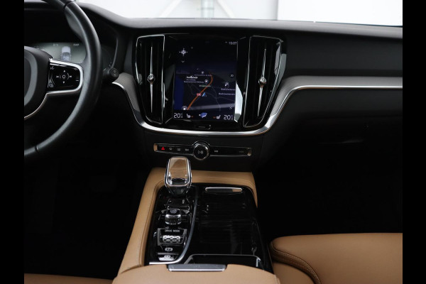 Volvo V60 2.0 T8 Recharge AWD Inscription | Panoramadak | Head-Up | Leder | Harman/Kardon | Trekhaak | Stoelverwarming | 360 Camera | Adaptive cruise | Carplay | Navigatie