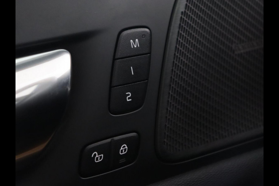 Volvo V60 2.0 T8 Recharge AWD Inscription | Panoramadak | Head-Up | Leder | Harman/Kardon | Trekhaak | Stoelverwarming | 360 Camera | Adaptive cruise | Carplay | Navigatie