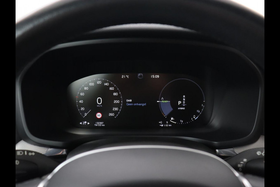 Volvo V60 2.0 T8 Recharge AWD Inscription | Panoramadak | Head-Up | Leder | Harman/Kardon | Trekhaak | Stoelverwarming | 360 Camera | Adaptive cruise | Carplay | Navigatie