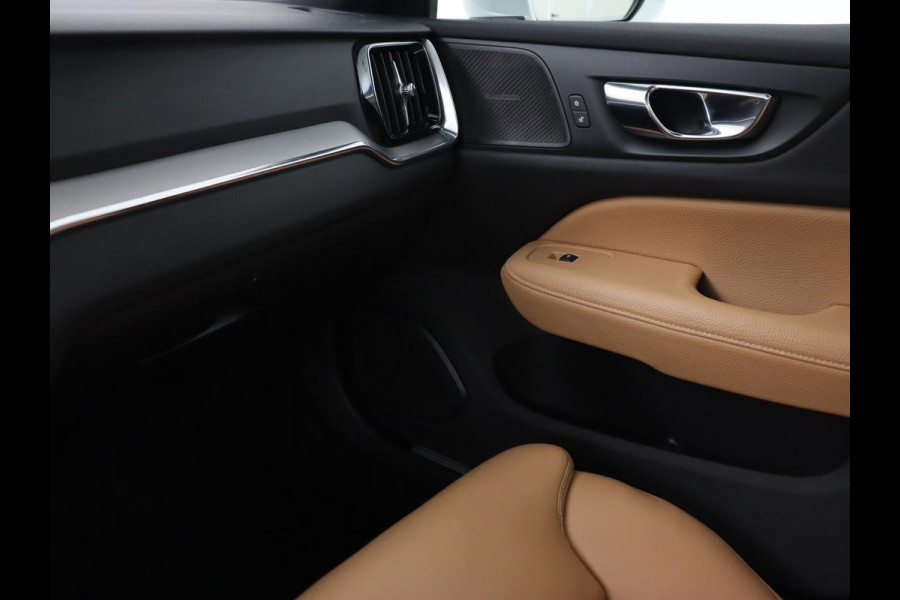 Volvo V60 2.0 T8 Recharge AWD Inscription | Panoramadak | Head-Up | Leder | Harman/Kardon | Trekhaak | Stoelverwarming | 360 Camera | Adaptive cruise | Carplay | Navigatie