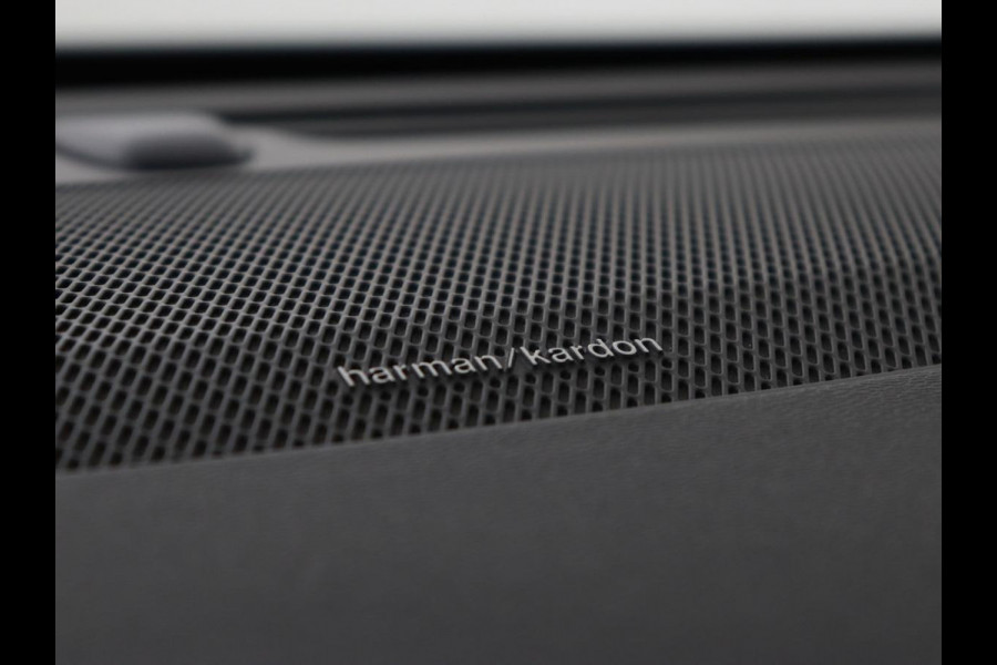 Volvo V60 2.0 T8 Recharge AWD Inscription | Panoramadak | Head-Up | Leder | Harman/Kardon | Trekhaak | Stoelverwarming | 360 Camera | Adaptive cruise | Carplay | Navigatie