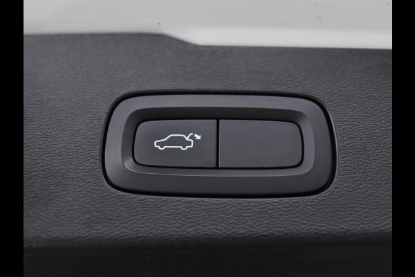 Volvo V60 2.0 T8 Recharge AWD Inscription | Panoramadak | Head-Up | Leder | Harman/Kardon | Trekhaak | Stoelverwarming | 360 Camera | Adaptive cruise | Carplay | Navigatie