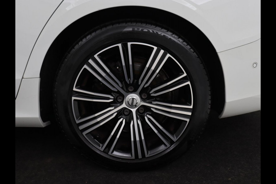 Volvo V60 2.0 T8 Recharge AWD Inscription | Panoramadak | Head-Up | Leder | Harman/Kardon | Trekhaak | Stoelverwarming | 360 Camera | Adaptive cruise | Carplay | Navigatie