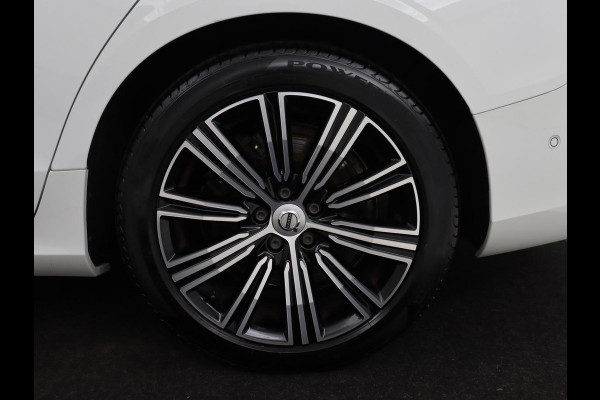 Volvo V60 2.0 T8 Recharge AWD Inscription | Panoramadak | Head-Up | Leder | Harman/Kardon | Trekhaak | Stoelverwarming | 360 Camera | Adaptive cruise | Carplay | Navigatie