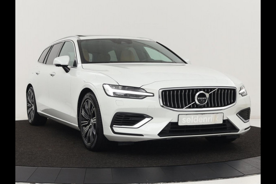 Volvo V60 2.0 T8 Recharge AWD Inscription | Panoramadak | Head-Up | Leder | Harman/Kardon | Trekhaak | Stoelverwarming | 360 Camera | Adaptive cruise | Carplay | Navigatie