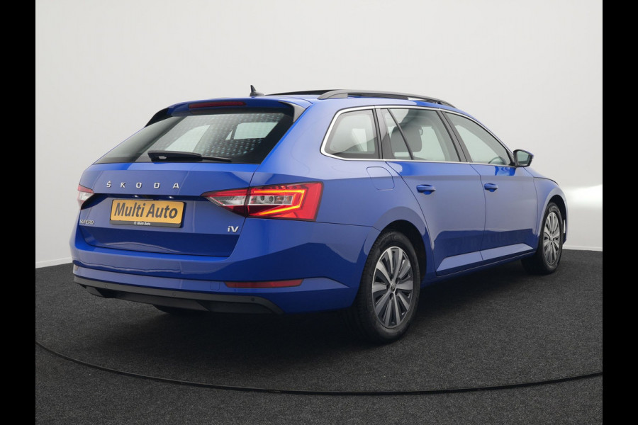 Škoda Superb Combi 1.4 TSI iV Business Edition Plus Plug In Hybrid 218pk Dealer O.H PHEV | Trekhaak Af Fabriek | Panodak | Cruise Control | Camera | Sportstoelen Verwarmd | Crystal LED | Apple Carplay | Navigatie | DAB |