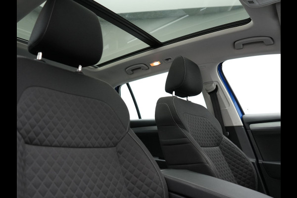 Škoda Superb Combi 1.4 TSI iV Business Edition Plus Plug In Hybrid 218pk Dealer O.H PHEV | Trekhaak Af Fabriek | Panodak | Cruise Control | Camera | Sportstoelen Verwarmd | Crystal LED | Apple Carplay | Navigatie | DAB |