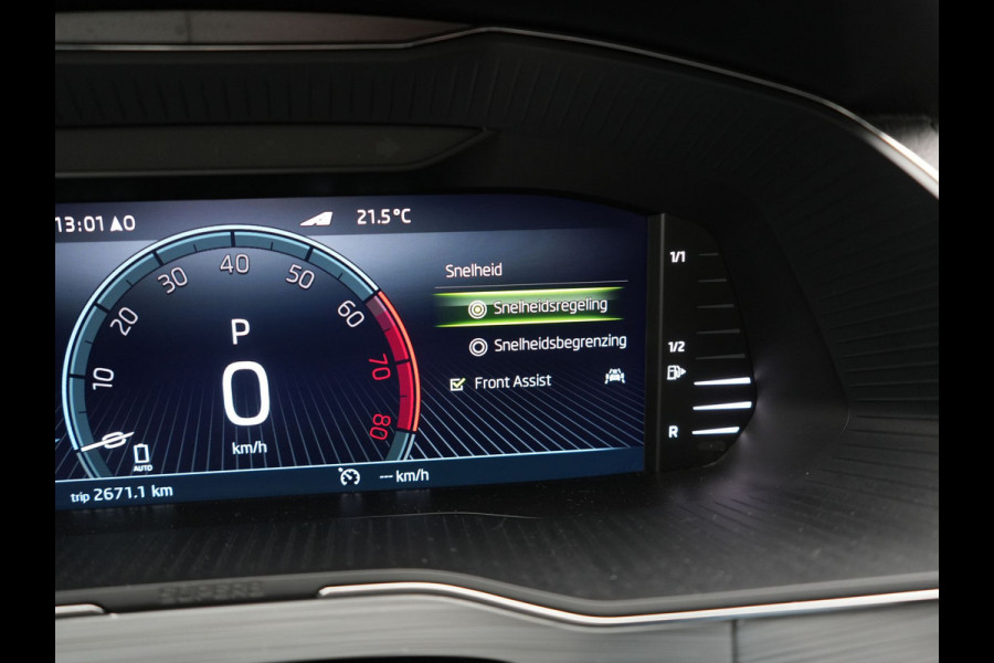 Škoda Superb Combi 1.4 TSI iV Business Edition Plus Plug In Hybrid 218pk Dealer O.H PHEV | Trekhaak Af Fabriek | Panodak | Cruise Control | Camera | Sportstoelen Verwarmd | Crystal LED | Apple Carplay | Navigatie | DAB |