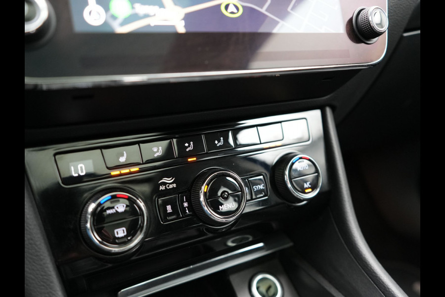Škoda Superb Combi 1.4 TSI iV Business Edition Plus Plug In Hybrid 218pk Dealer O.H PHEV | Trekhaak Af Fabriek | Panodak | Cruise Control | Camera | Sportstoelen Verwarmd | Crystal LED | Apple Carplay | Navigatie | DAB |
