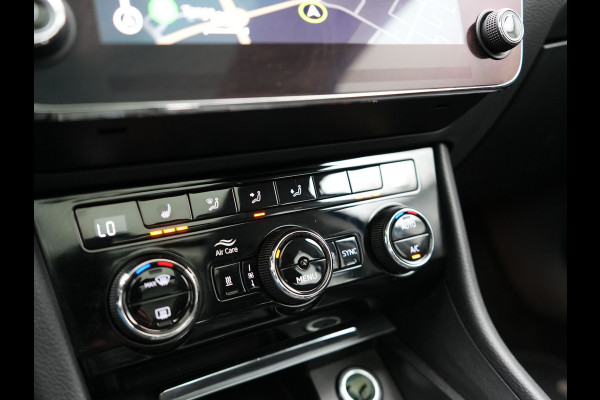 Škoda Superb Combi 1.4 TSI iV Business Edition Plus Plug In Hybrid 218pk Dealer O.H PHEV | Trekhaak Af Fabriek | Panodak | Cruise Control | Camera | Sportstoelen Verwarmd | Crystal LED | Apple Carplay | Navigatie | DAB |
