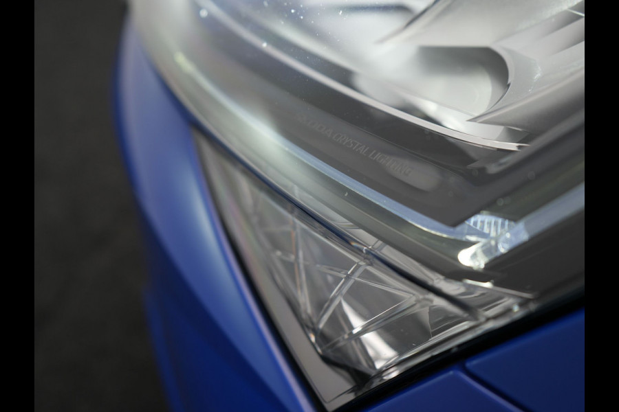 Škoda Superb Combi 1.4 TSI iV Business Edition Plus Plug In Hybrid 218pk Dealer O.H PHEV | Trekhaak Af Fabriek | Panodak | Cruise Control | Camera | Sportstoelen Verwarmd | Crystal LED | Apple Carplay | Navigatie | DAB |