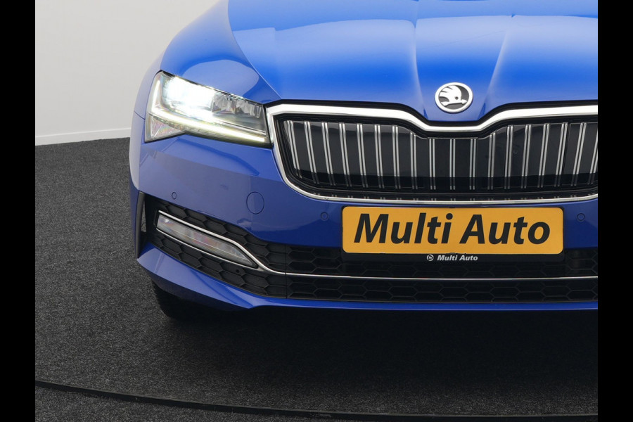 Škoda Superb Combi 1.4 TSI iV Business Edition Plus Plug In Hybrid 218pk Dealer O.H PHEV | Trekhaak Af Fabriek | Panodak | Cruise Control | Camera | Sportstoelen Verwarmd | Crystal LED | Apple Carplay | Navigatie | DAB |