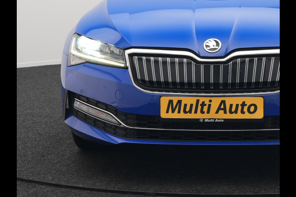 Škoda Superb Combi 1.4 TSI iV Business Edition Plus Plug In Hybrid 218pk Dealer O.H PHEV | Trekhaak Af Fabriek | Panodak | Cruise Control | Camera | Sportstoelen Verwarmd | Crystal LED | Apple Carplay | Navigatie | DAB |