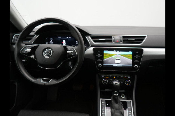 Škoda Superb Combi 1.4 TSI iV Business Edition Plus Plug In Hybrid 218pk Dealer O.H PHEV | Trekhaak Af Fabriek | Panodak | Cruise Control | Camera | Sportstoelen Verwarmd | Crystal LED | Apple Carplay | Navigatie | DAB |