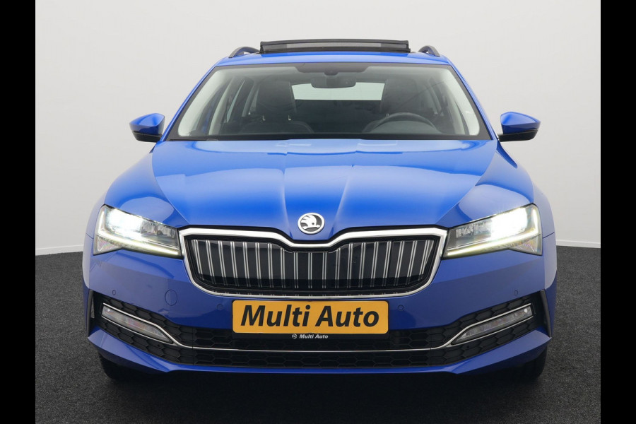 Škoda Superb Combi 1.4 TSI iV Business Edition Plus Plug In Hybrid 218pk Dealer O.H PHEV | Trekhaak Af Fabriek | Panodak | Cruise Control | Camera | Sportstoelen Verwarmd | Crystal LED | Apple Carplay | Navigatie | DAB |