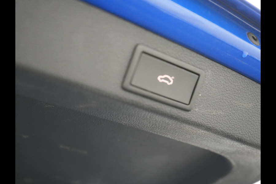 Škoda Superb Combi 1.4 TSI iV Business Edition Plus Plug In Hybrid 218pk Dealer O.H PHEV | Trekhaak Af Fabriek | Panodak | Cruise Control | Camera | Sportstoelen Verwarmd | Crystal LED | Apple Carplay | Navigatie | DAB |