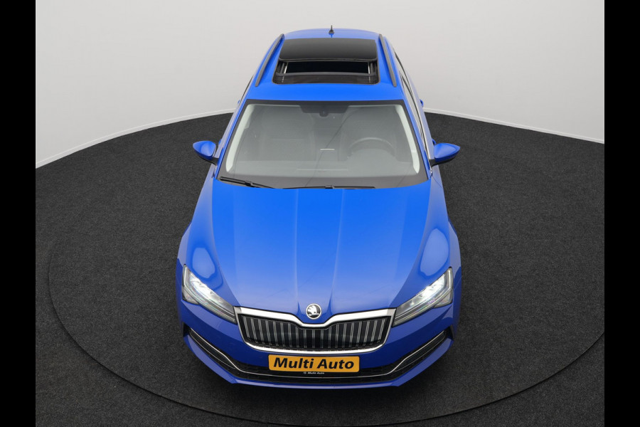 Škoda Superb Combi 1.4 TSI iV Business Edition Plus Plug In Hybrid 218pk Dealer O.H PHEV | Trekhaak Af Fabriek | Panodak | Cruise Control | Camera | Sportstoelen Verwarmd | Crystal LED | Apple Carplay | Navigatie | DAB |