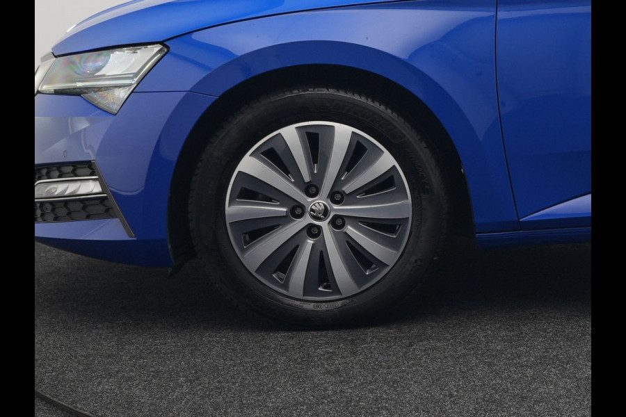 Škoda Superb Combi 1.4 TSI iV Business Edition Plus Plug In Hybrid 218pk Dealer O.H PHEV | Trekhaak Af Fabriek | Panodak | Cruise Control | Camera | Sportstoelen Verwarmd | Crystal LED | Apple Carplay | Navigatie | DAB |