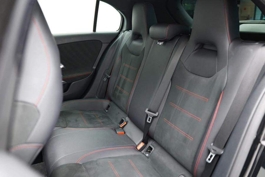 Mercedes-Benz A-Klasse A200 Business Solution AMG |Pano|Camera|Carplay|