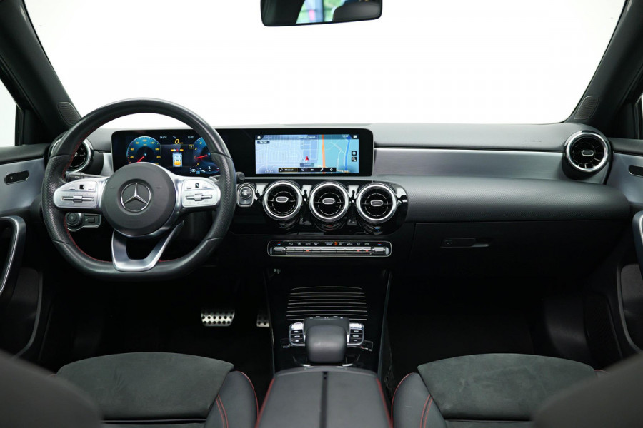 Mercedes-Benz A-Klasse A200 Business Solution AMG |Pano|Camera|Carplay|