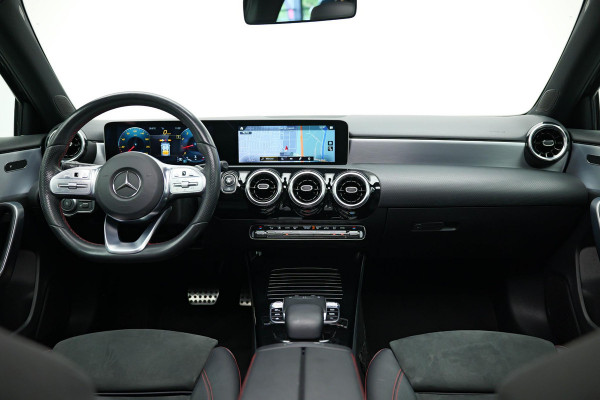 Mercedes-Benz A-Klasse A200 Business Solution AMG |Pano|Camera|Carplay|