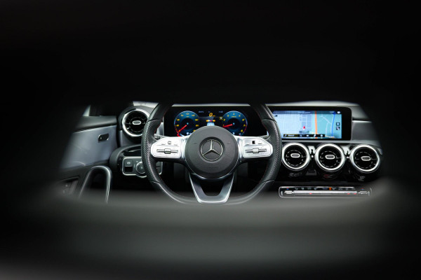 Mercedes-Benz A-Klasse A200 Business Solution AMG |Pano|Camera|Carplay|