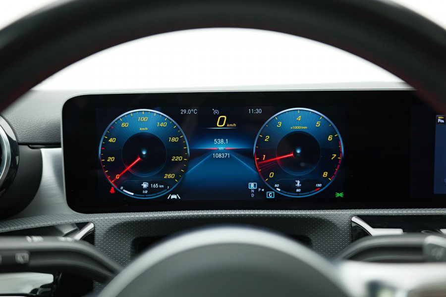 Mercedes-Benz A-Klasse A200 Business Solution AMG |Pano|Camera|Carplay|