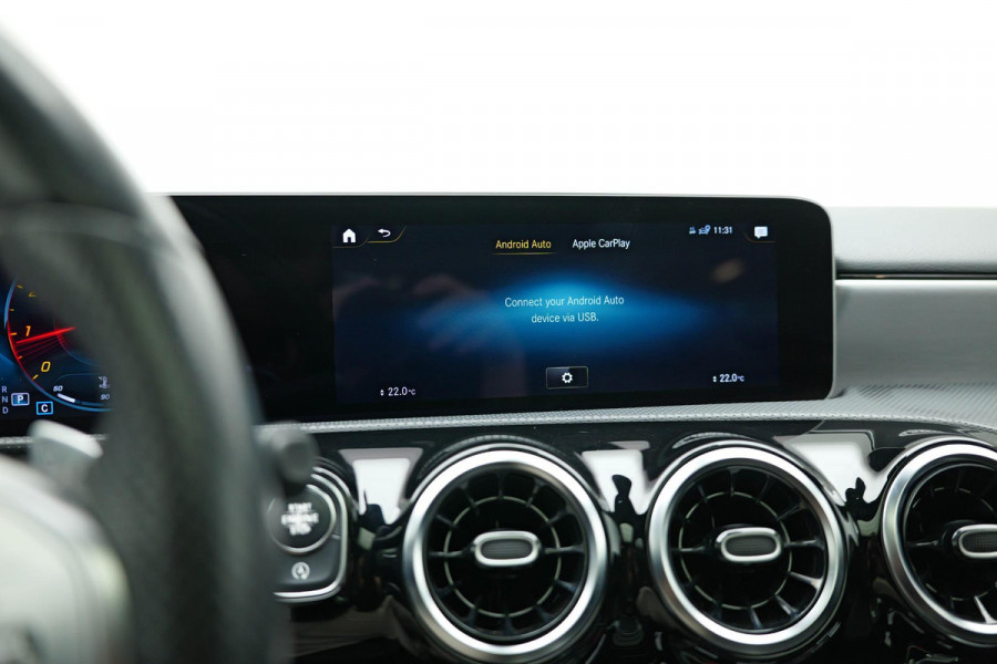 Mercedes-Benz A-Klasse A200 Business Solution AMG |Pano|Camera|Carplay|