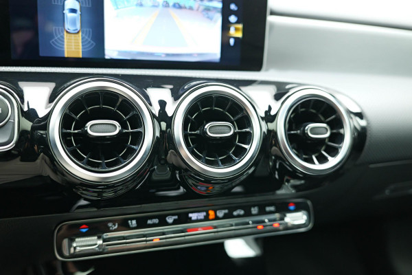 Mercedes-Benz A-Klasse A200 Business Solution AMG |Pano|Camera|Carplay|