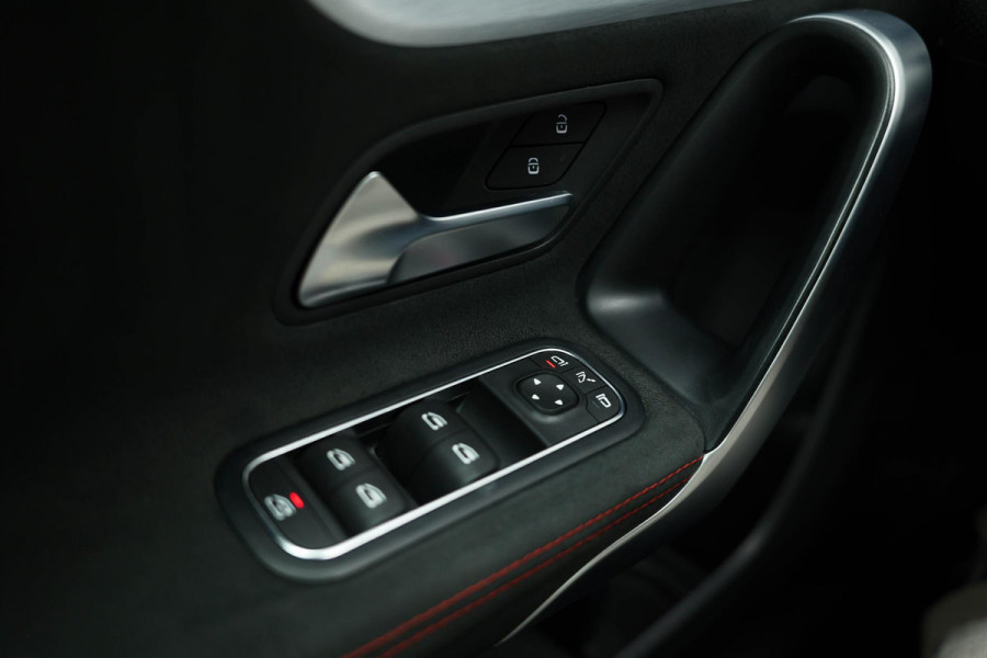 Mercedes-Benz A-Klasse A200 Business Solution AMG |Pano|Camera|Carplay|