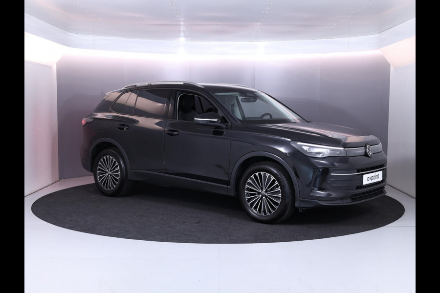 Volkswagen Tiguan 1.4 TSI eHybrid R-Line Business+ 245 pk Automaat (DSG) | Navigatie | Elektr. trekhaak | Parkeersensoren (Park assist) | Rondomzicht camera | Black Style pakket | R-Line |