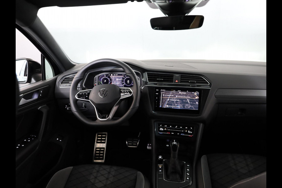 Volkswagen Tiguan 1.4 TSI eHybrid R-Line Business+ 245 pk Automaat (DSG) | Navigatie | Elektr. trekhaak | Parkeersensoren (Park assist) | Rondomzicht camera | Black Style pakket | R-Line |