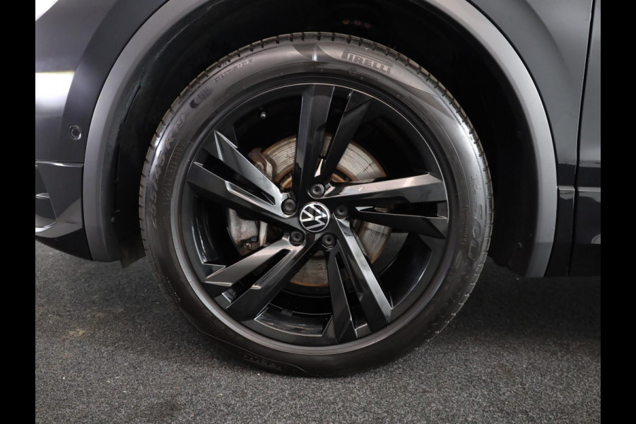 Volkswagen Tiguan 1.4 TSI eHybrid R-Line Business+ 245 pk Automaat (DSG) | Navigatie | Elektr. trekhaak | Parkeersensoren (Park assist) | Rondomzicht camera | Black Style pakket | R-Line |