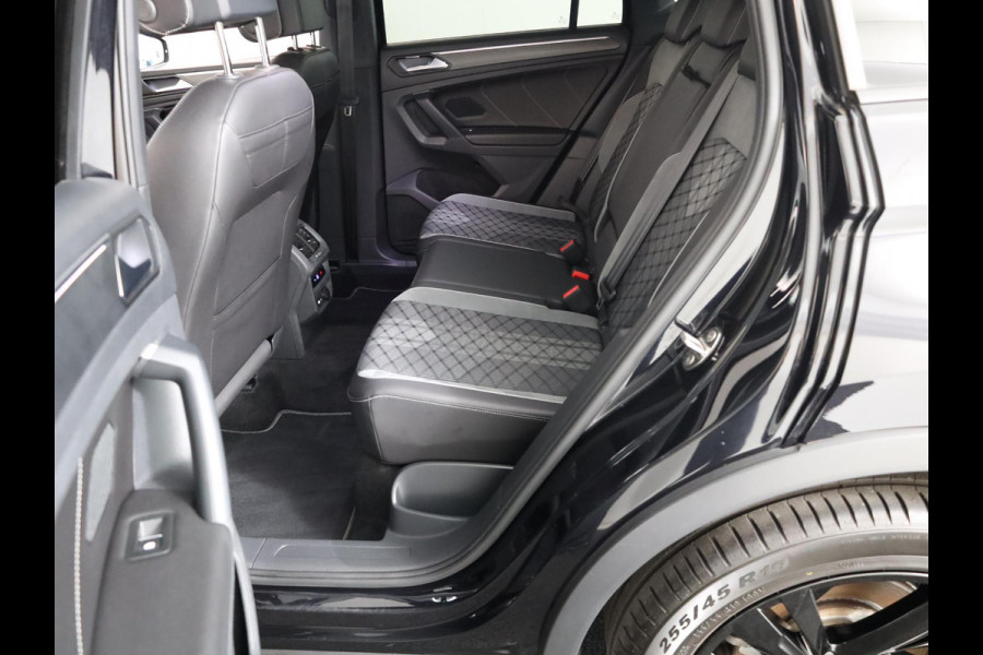Volkswagen Tiguan 1.4 TSI eHybrid R-Line Business+ 245 pk Automaat (DSG) | Navigatie | Elektr. trekhaak | Parkeersensoren (Park assist) | Rondomzicht camera | Black Style pakket | R-Line |
