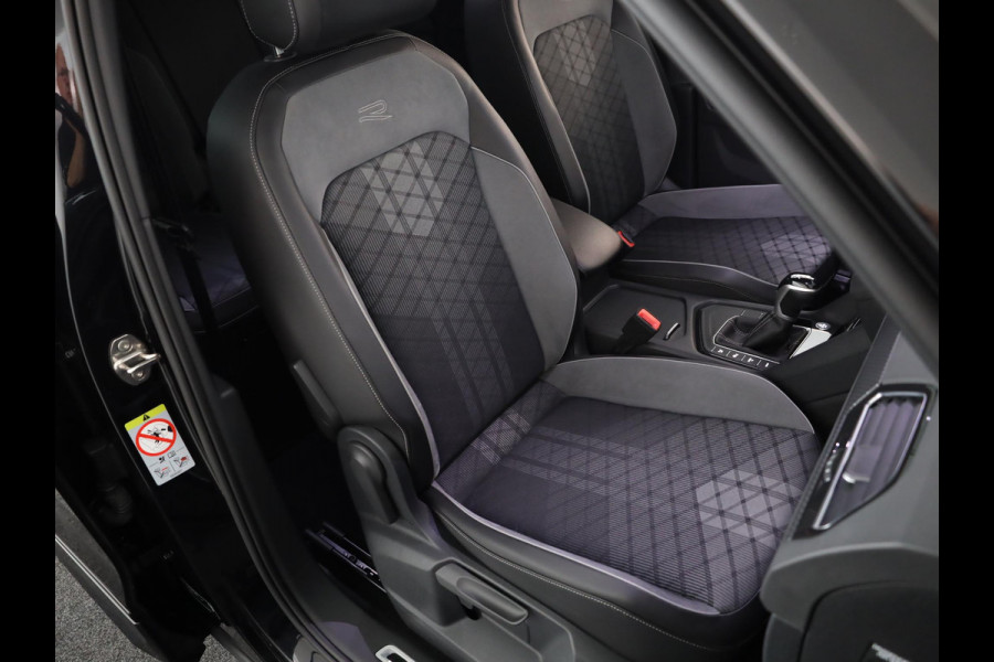 Volkswagen Tiguan 1.4 TSI eHybrid R-Line Business+ 245 pk Automaat (DSG) | Navigatie | Elektr. trekhaak | Parkeersensoren (Park assist) | Rondomzicht camera | Black Style pakket | R-Line |