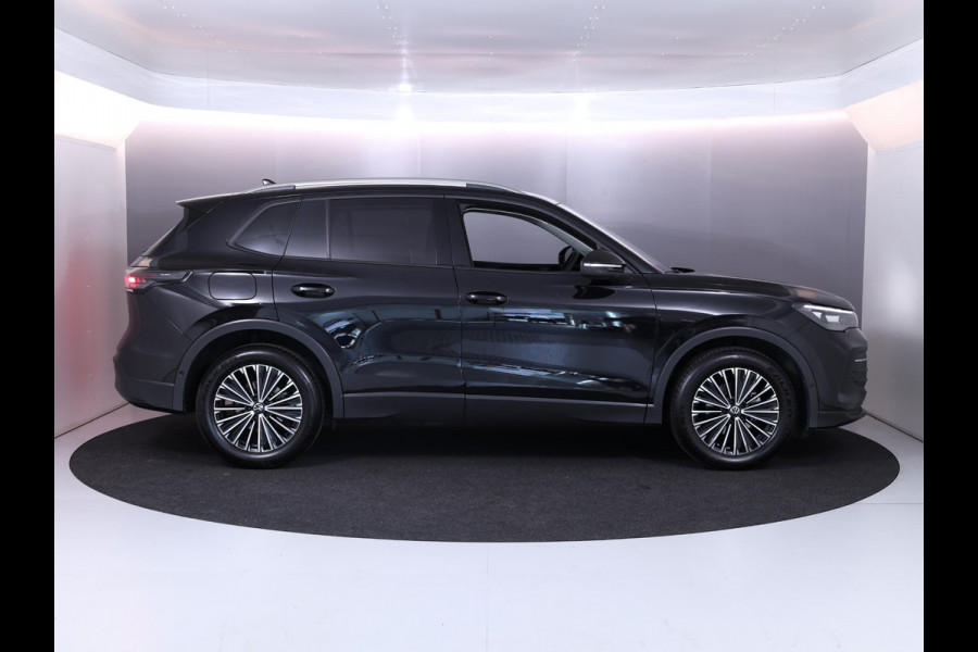 Volkswagen Tiguan 1.4 TSI eHybrid R-Line Business+ 245 pk Automaat (DSG) | Navigatie | Elektr. trekhaak | Parkeersensoren (Park assist) | Rondomzicht camera | Black Style pakket | R-Line |