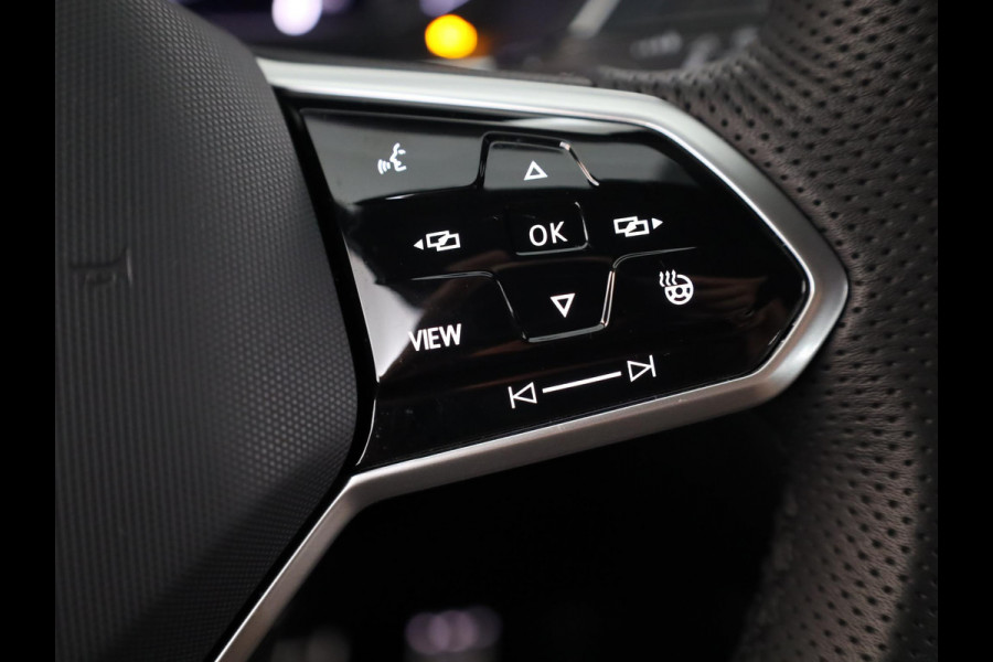 Volkswagen Tiguan 1.4 TSI eHybrid R-Line Business+ 245 pk Automaat (DSG) | Navigatie | Elektr. trekhaak | Parkeersensoren (Park assist) | Rondomzicht camera | Black Style pakket | R-Line |