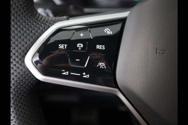 Volkswagen Tiguan 1.4 TSI eHybrid R-Line Business+ 245 pk Automaat (DSG) | Navigatie | Elektr. trekhaak | Parkeersensoren (Park assist) | Rondomzicht camera | Black Style pakket | R-Line |