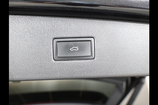Volkswagen Tiguan 1.4 TSI eHybrid R-Line Business+ 245 pk Automaat (DSG) | Navigatie | Elektr. trekhaak | Parkeersensoren (Park assist) | Rondomzicht camera | Black Style pakket | R-Line |