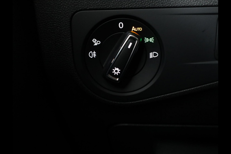 Volkswagen Tiguan 1.4 TSI eHybrid R-Line Business+ 245 pk Automaat (DSG) | Navigatie | Elektr. trekhaak | Parkeersensoren (Park assist) | Rondomzicht camera | Black Style pakket | R-Line |