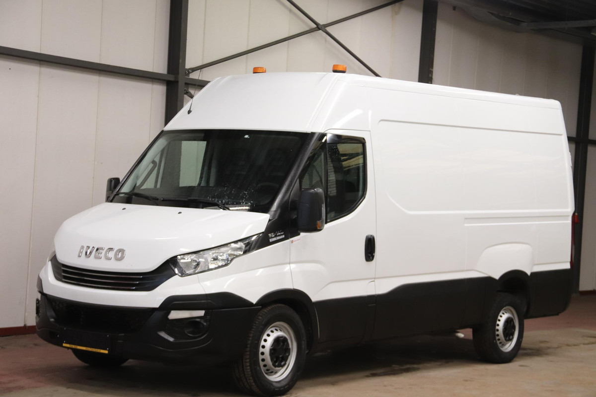 Iveco Daily 35S14V AUTOMAAT L2H2 3500KG TREKVERMOGEN Iveco Daily 35S14V 2.3 352 H2 AUTOMAAT 3500KG TREKVERMOGEN Iveco Daily 35S14V AUTOMAAT L2H2 3500KG TREKVERMOGEN Iveco Daily 35S14V 2.3 352 H2 AUTOMAAT 3500KG TREKVERMOGEN